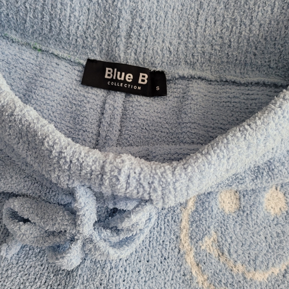 Soft Blue Knit Women's Lounge Shorts with Smiley Design - Picture 2 of 6
